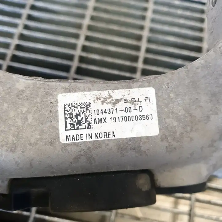 Tesla Model 3 (2017 - 2023) 104403100B Другая часть кузова — фото 6