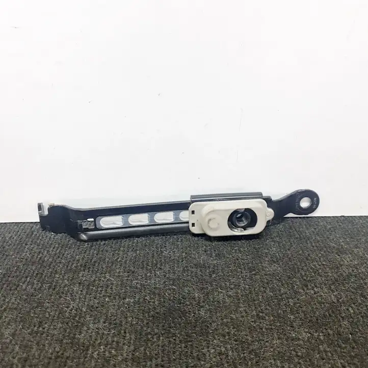 Toyota Yaris Verso (1999 - 2005) C661603 Регулятор высоты ремня безопасности — фото 2
