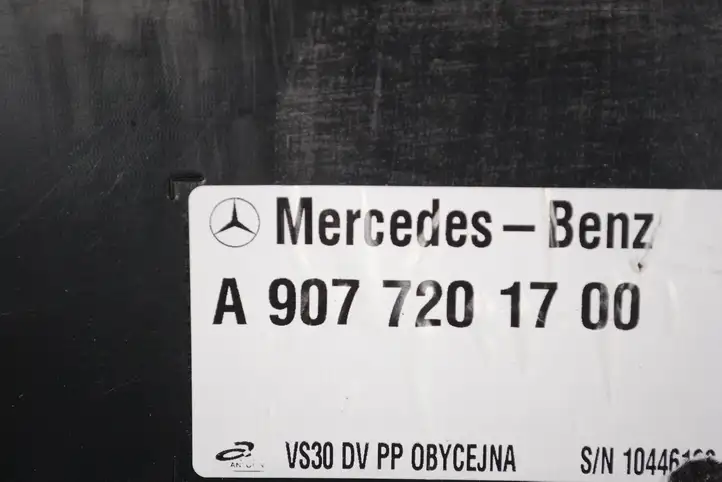 Mercedes-Benz Sprinter W907 W910 (2018 - ) A9077201700 Обшивка передней двери — фото 7