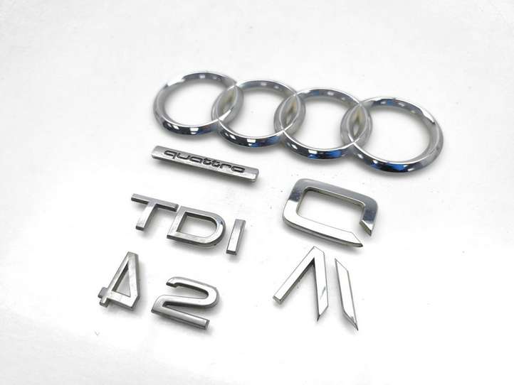 Audi Q7 (2005 - 2009)   буквы модели автомобиля