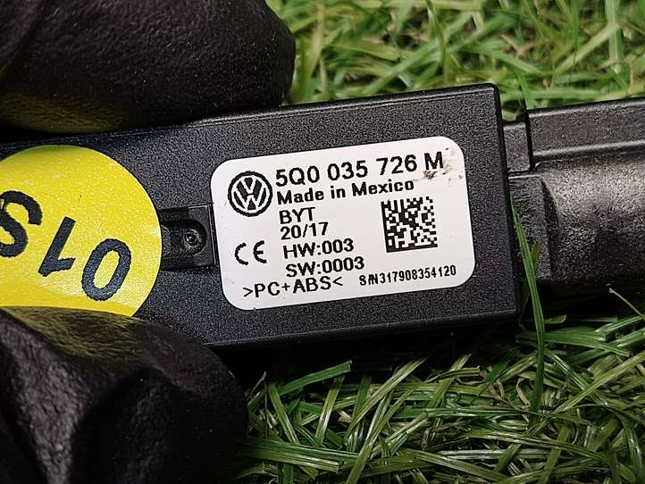 Volkswagen Tiguan (2016 - 2020)  5Q0035726M Разъем USB