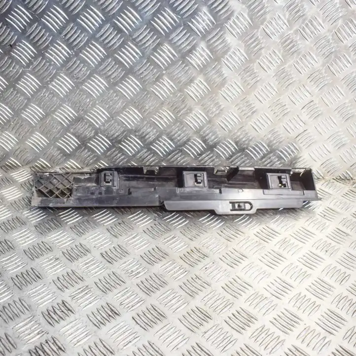 BMW 3 F30 F35 F31 (2012 - 2018) 7256919 Другая часть кузова — фото 3