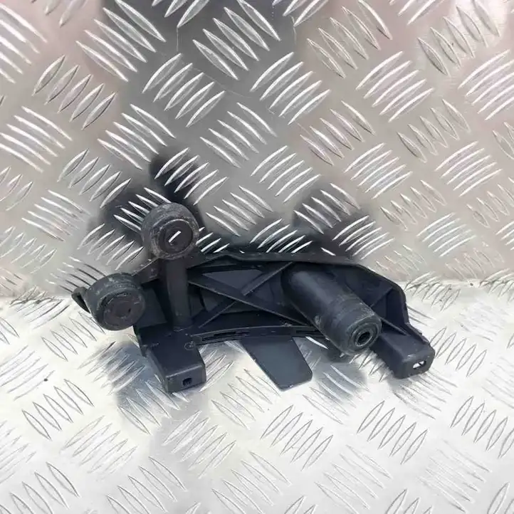 Citroen C3 (2016 - ) 9813361580 Кронштейн заднего бампера — фото 2