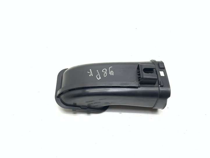 BMW 5 G30 G31 (2016 - )  8613148 Деталь (детали) канала забора воздуха