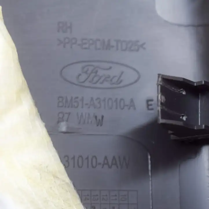 Ford Focus (2015 - 2019) BM51A31010A Верхняя обшивка стойки B — фото 7
