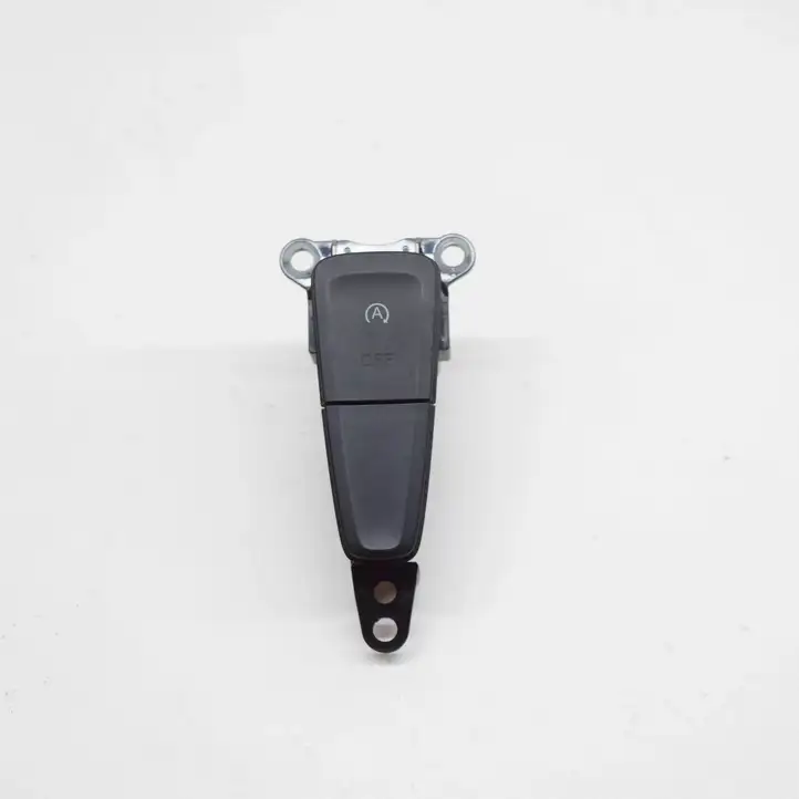 Ford Focus (2015 - 2019) F1ET11B573AA Кнопка фаркопа в багажнике — фото 1