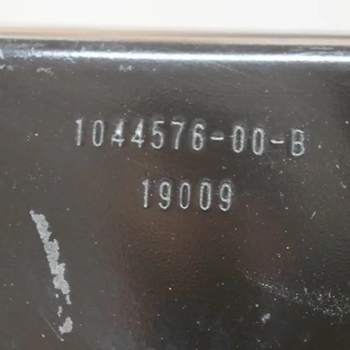 Tesla Model 3 (2017 - 2023) 104457600B Другая часть кузова — фото 6