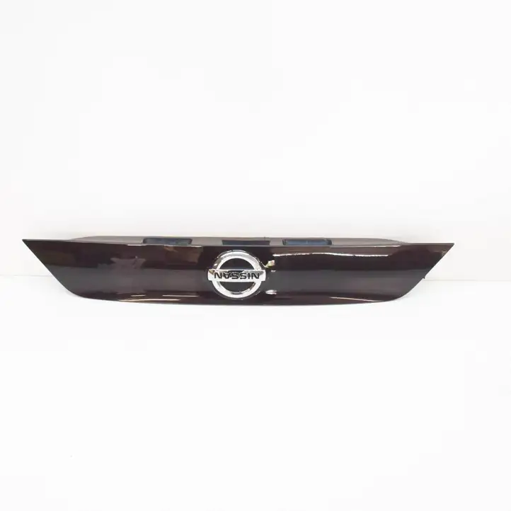 Nissan Qashqai (2017 - 2020) 908104ES Подсветка номера — фото 1