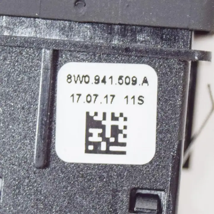 Audi A4 S4 B9 (2015 - 2019) 8W0941509A Включатель аварийных фонарей — фото 6