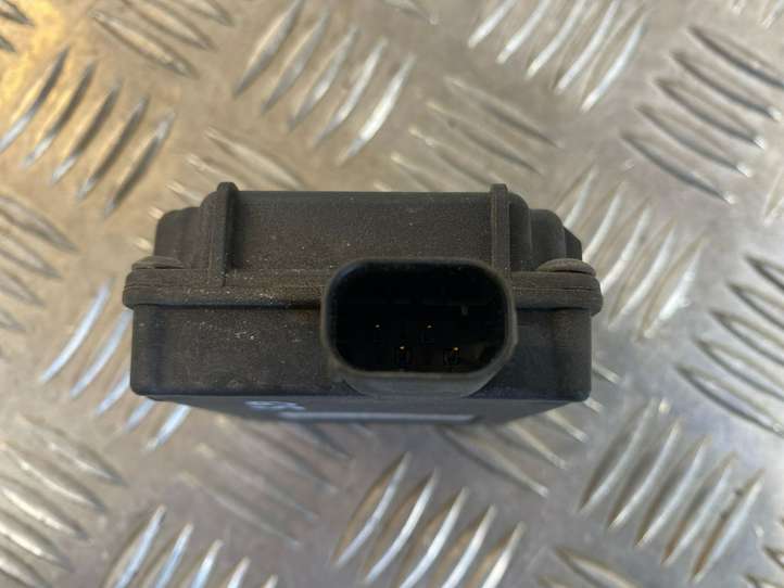 Audi Q5 (2008 - 2012)  8K0907410 Солнцезащитная шторка
