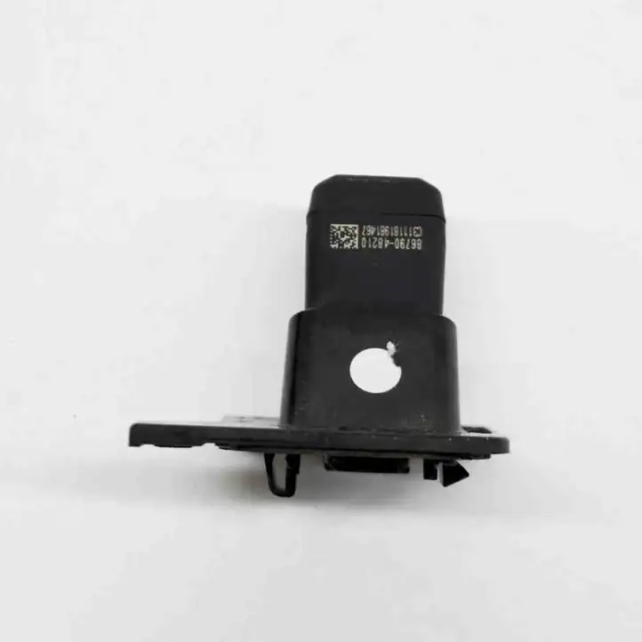 Lexus RX 450H (2015 - 2019) 8679048210 Камера заднего вида в бампере — фото 5