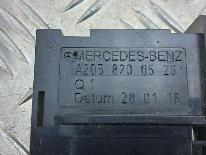 Mercedes-Benz C W205 (2014 - 2021)  A2058200526 Разъем USB