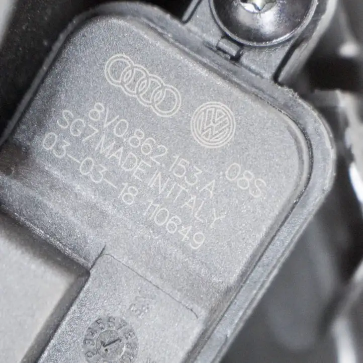Audi A4 S4 B9 (2015 - 2019) 8W0809906 Отделка лючка топливного бака — фото 7