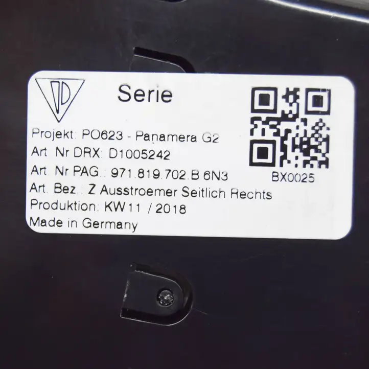 Porsche Panamera (971) (2016 - 2020) 971857715E Воздушная решетка панели — фото 6