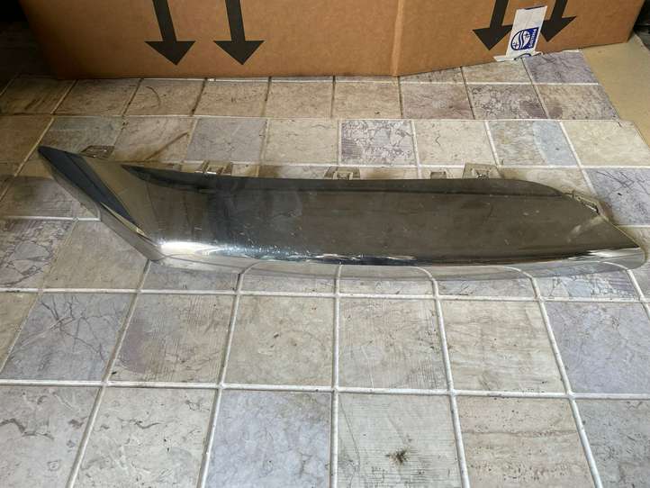 Chrysler Pacifica (2003 - 2008)  04857778AA Молдинг переднего бампера