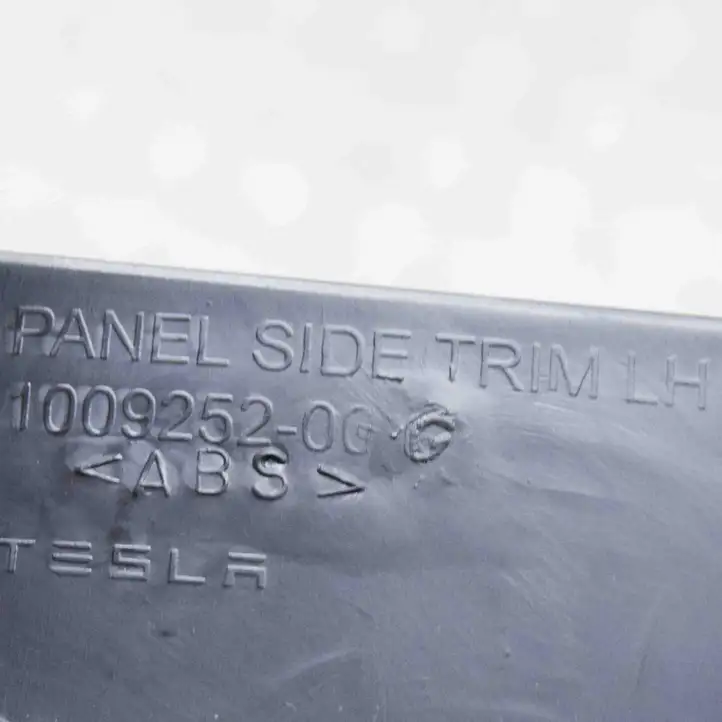Tesla Model S (2016 - 2021) 100925200G Обшивка багажника — фото 6