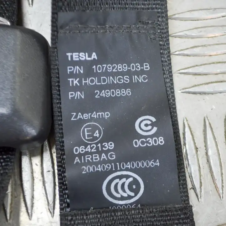 Tesla Model S (2016 - 2021) 107928903B Передний ремень безопасности — фото 6