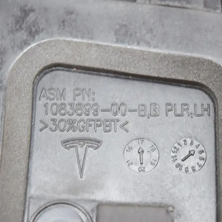 Tesla Model S (2016 - 2021) 108389900B Верхняя обшивка стойки B — фото 7