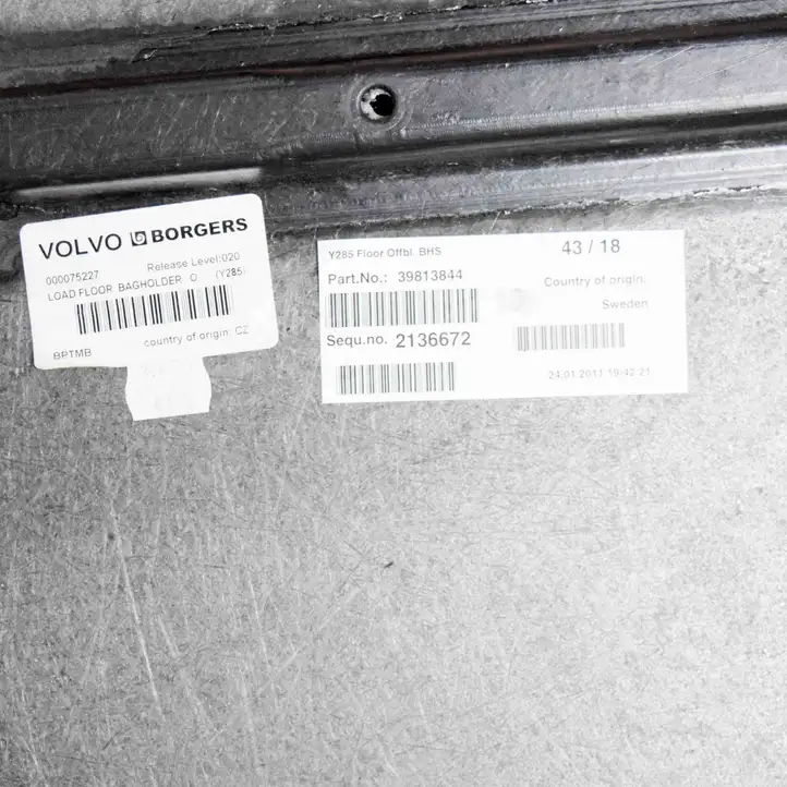 Volvo XC70 (2007 - 2013) 39813844 Пол багажника — фото 5