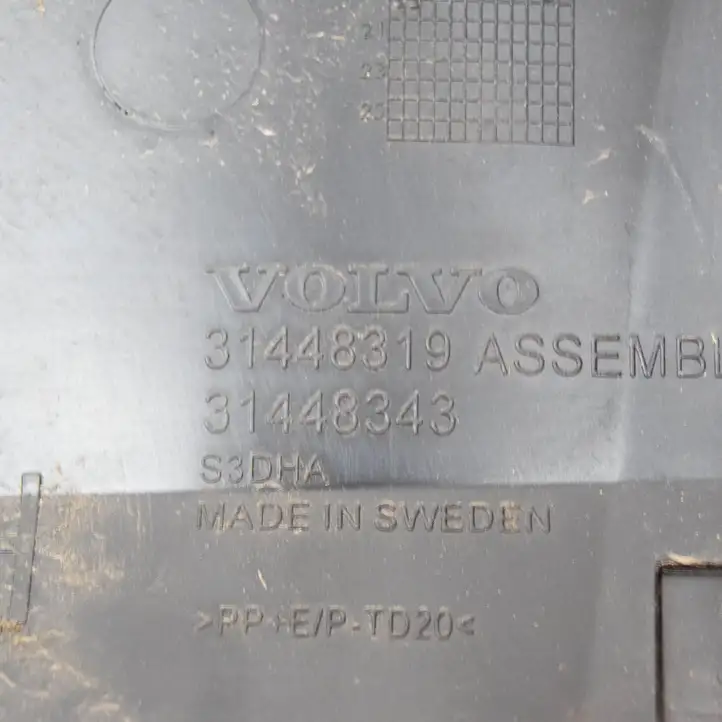 Volvo XC40 (2017 - ) 31448343 Молдинги задней двери — фото 7