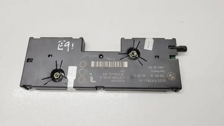 BMW 3 E90 E91 (2005 - 2012)  9193841 Усилитель антенны