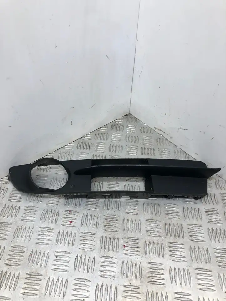 BMW 5 E60 E61 (2004 - 2010) 7049243 Решетка противотуманной фары — фото 1