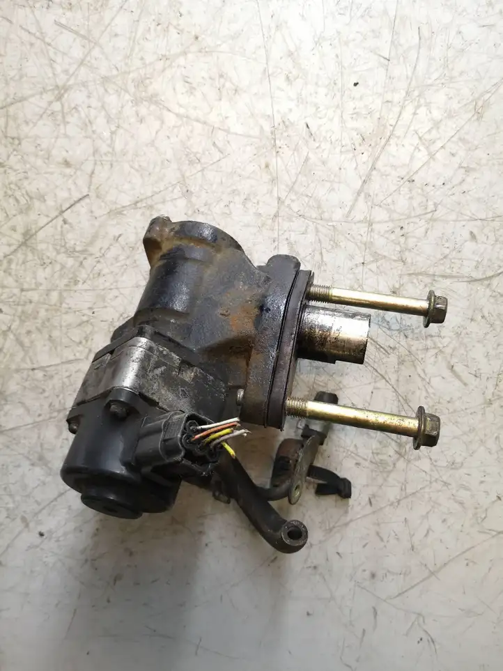 Nissan X-Trail T30 (2001 - 2007)   Клапан EGR