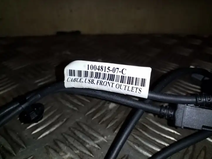 Tesla Model S (2016 - 2021) 100481507C Прочая электропроводка — фото 2