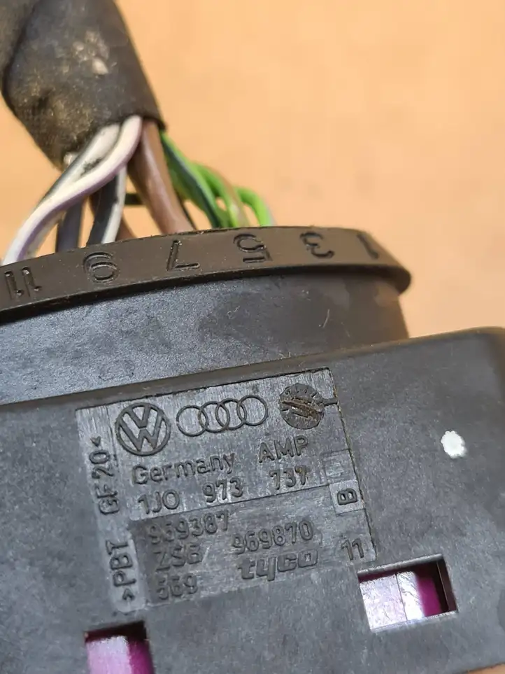 Audi Q5 SQ5 (2008 - 2012) 1J0973737 Прочая электропроводка — фото 4