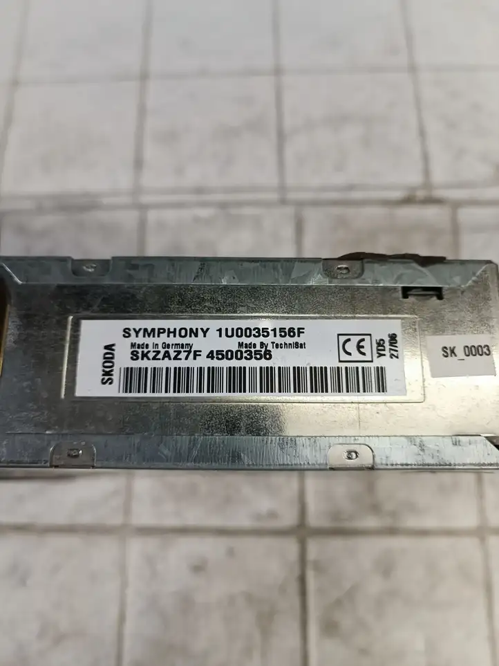 Skoda Octavia Mk1 (1U) (1996 - 2004) 1U0035156F Магнитола / мультимедийная система — фото 2