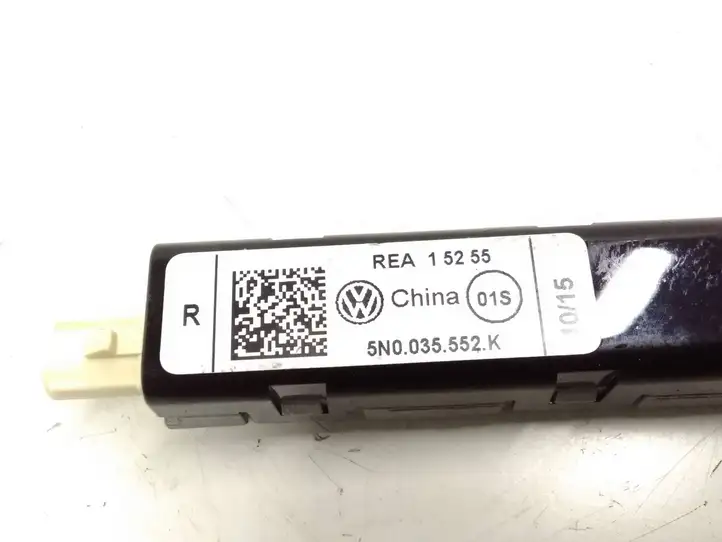 Volkswagen Tiguan (2011 - 2016) 5N0035552K Усилитель антенны — фото 2