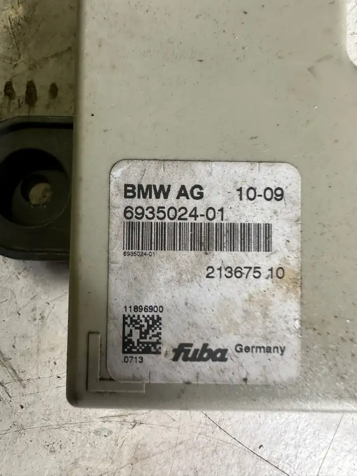 BMW 3 F30 F35 F31 (2012 - 2018) 6935024 Усилитель антенны — фото 3