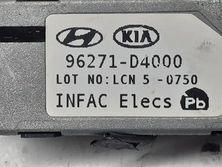 Kia Optima (2015 - 2018) 962710D4000 Усилитель антенны — фото 3