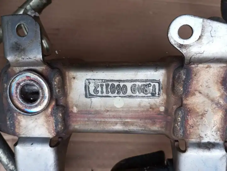 Toyota Corolla Verso E121 (2004 - 2007) 256800R01000 Охладитель клапана EGR — фото 3
