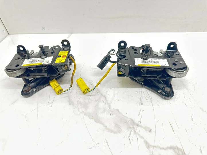 BMW 7 F01 F02 F03 F04 (2008 - 2016)  7184441 Замок капота