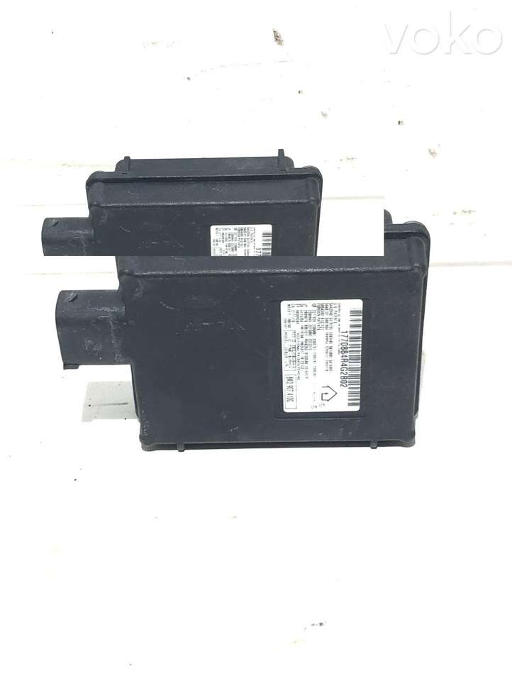 Audi Q5 (2008 - 2012)  8K0907410C Солнцезащитная шторка