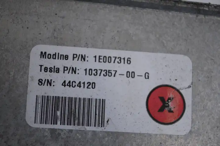 Tesla Model S (2016 - 2021) 103735700G электрический вентилятор батареи автомобиля — фото 4