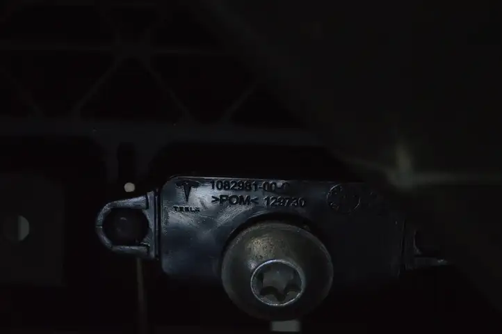 Tesla Model S (2012 - 2016) 108298100C Наружная ручка двери — фото 5