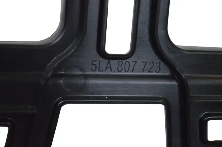 Skoda Enyaq iV (2020 - ) 5LA807723 Кронштейн заднего бампера — фото 5