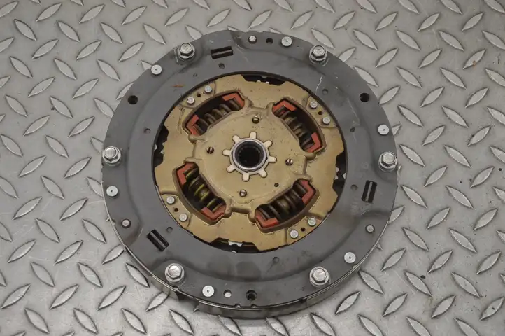 Toyota Prius (XW30) (2009 - 2015) 4H061178 Маховик двигателя — фото 1