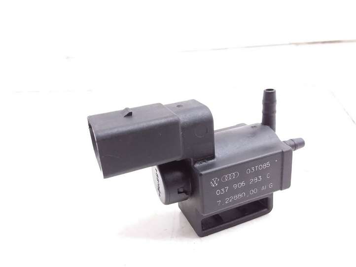 Audi A3/S3 8P (2003 - 2005)  037906283C Центральный клапан