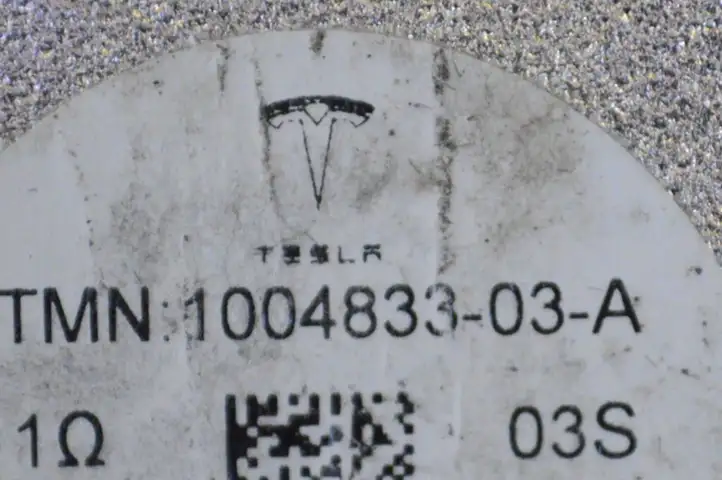 Tesla Model S (2016 - 2021) 100483303A Динамики передних дверей — фото 4