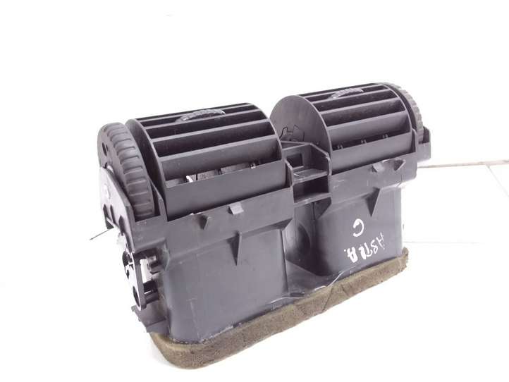 Opel Astra (1998 - 2004)  90560344 Воздушная решётка окна