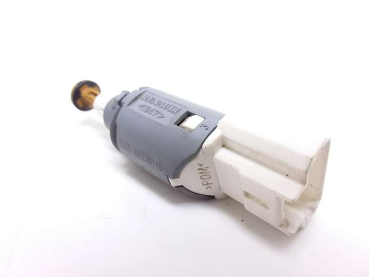 Renault Megane II (2002 - 2005)  8200168238B Датчик тормозной педали
