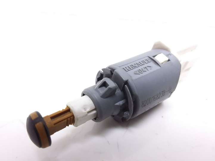 Renault Megane II (2002 - 2005)  8200168238B Датчик тормозной педали