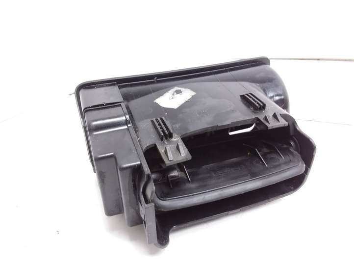 Volkswagen Golf IV (1998 - 2005)  1J2819703C Воздушная решётка окна