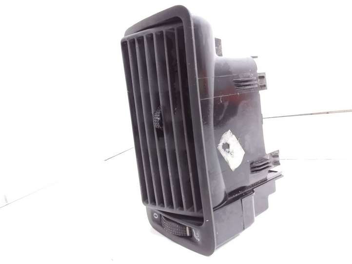 Volkswagen Golf IV (1998 - 2005)  1J2819703C Воздушная решётка окна