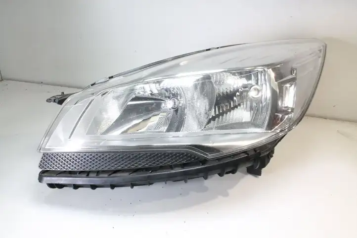 Ford Kuga II (2013 - 2019) CV4413W030BE Передняя фара — фото 1