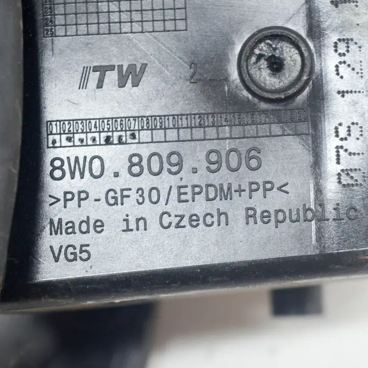Audi A4 S4 B9 (2015 - 2019) 8W0809906 Отделка лючка топливного бака — фото 5