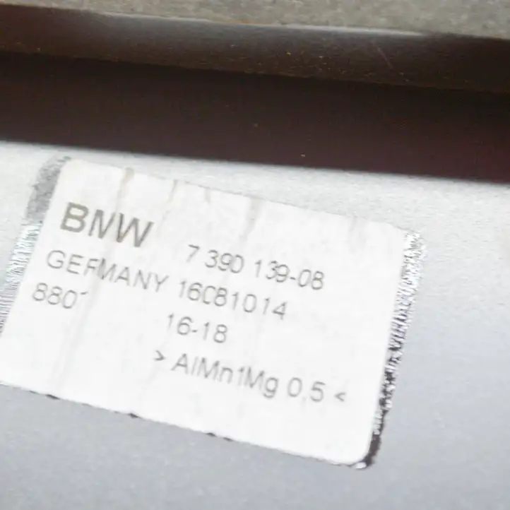 BMW 5 G30 G31 (2016 - ) 7390139 Накладка стекла задней двери — фото 6